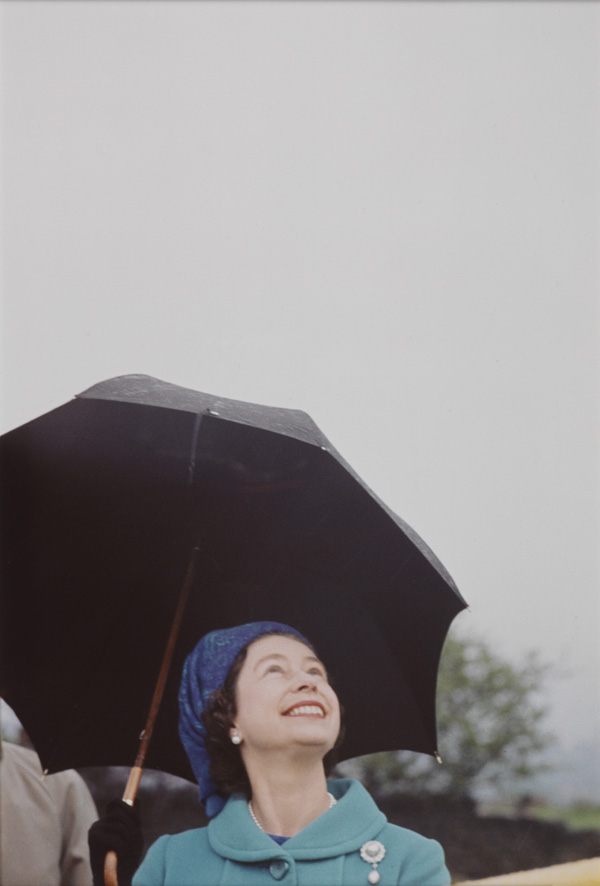 the queen by eve arnold